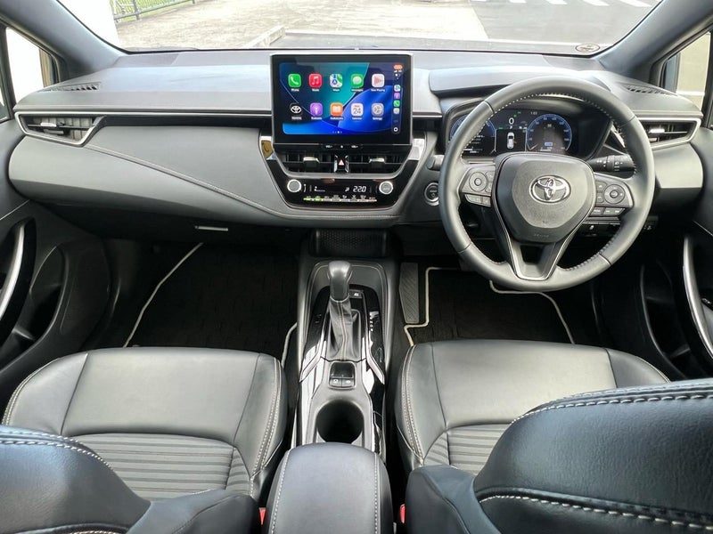 2023 Toyota Corolla Touring WXB Hybrid Wagon, photo 2