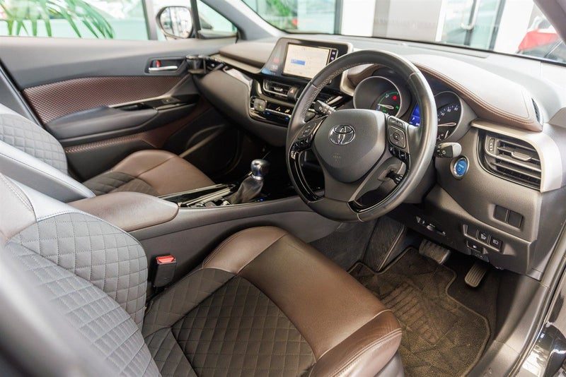 2018 Toyota C-HR G Spec Hybrid, photo 3