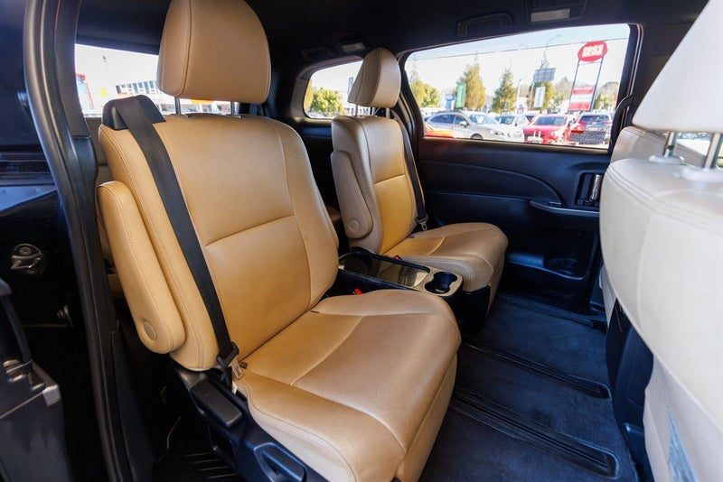 2015 Toyota Estima Hybrid Premium 7Seat, photo 3
