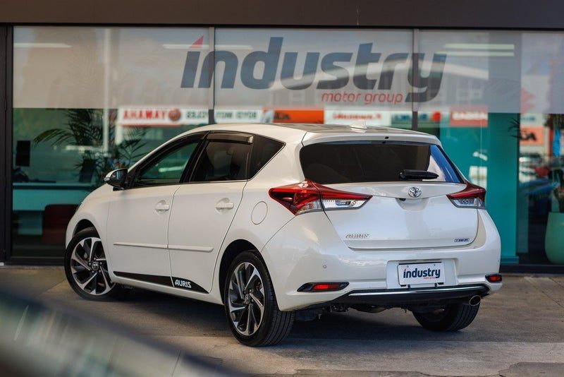 2016 Toyota Auris 120T Turbo Leather!, photo 2