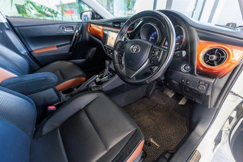 2016 Toyota Auris 120T Turbo Leather!, photo 3