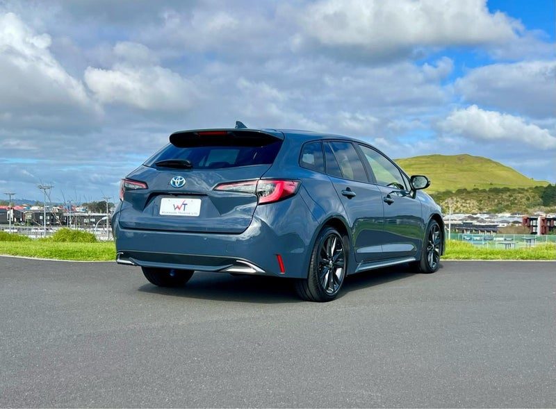 2024 Toyota Corolla Touring WXB Hybrid Wagon, photo 3