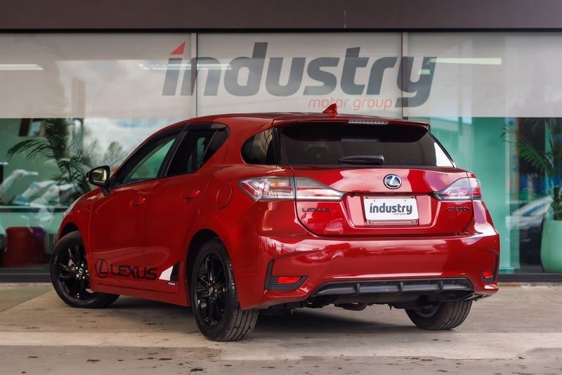 2015 Lexus CT 200h Hybrid Leather Pack, photo 2