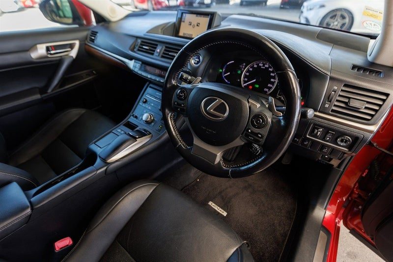 2015 Lexus CT 200h Hybrid Leather Pack, photo 3