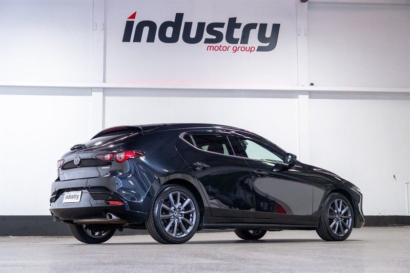 2023 Mazda 3 Hybrid Leather Pack!, photo 3