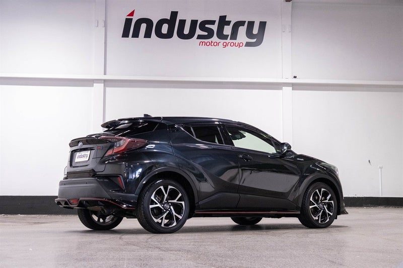2017 Toyota C-HR G Hybrid Modelista, photo 3