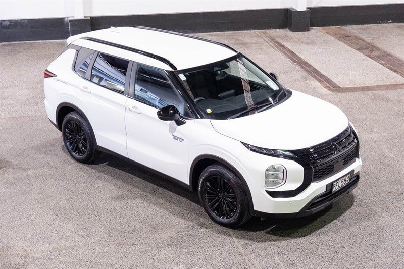 2022 Mitsubishi Outlander LS PHEV 4WD NZ New, photo 2