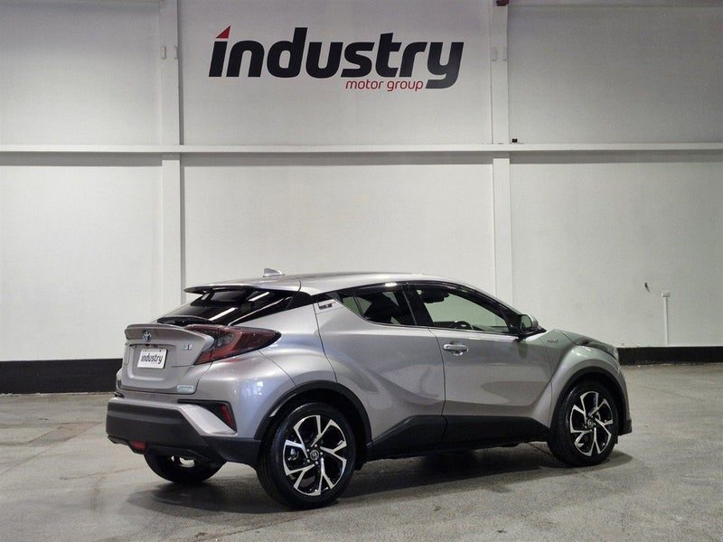 2017 Toyota C-HR Hybrid G-Spec Low Km, photo 3
