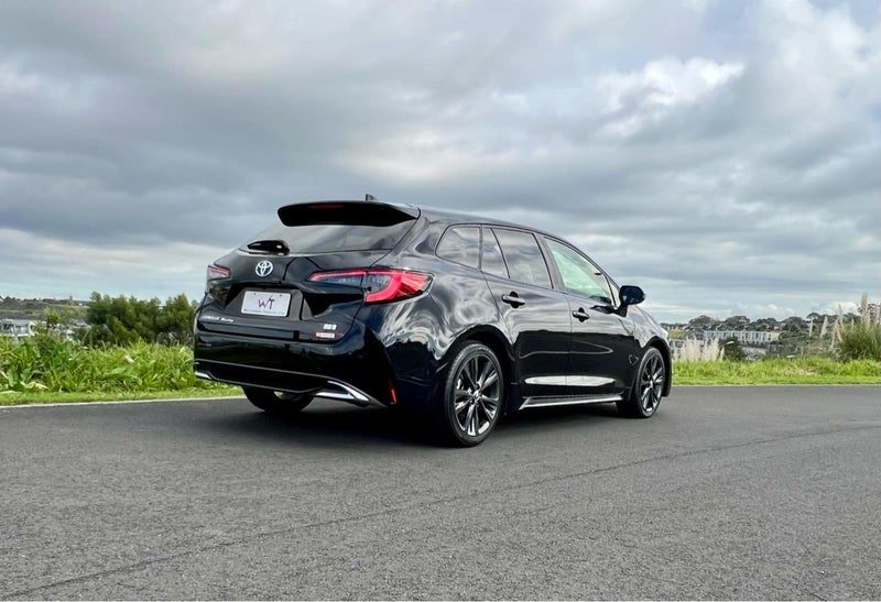 2023 Toyota Corolla Touring WXB Hybrid Wagon, photo 2