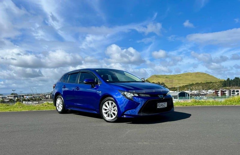2020 Toyota Corolla Touring Wagon Hybrid S, main photo