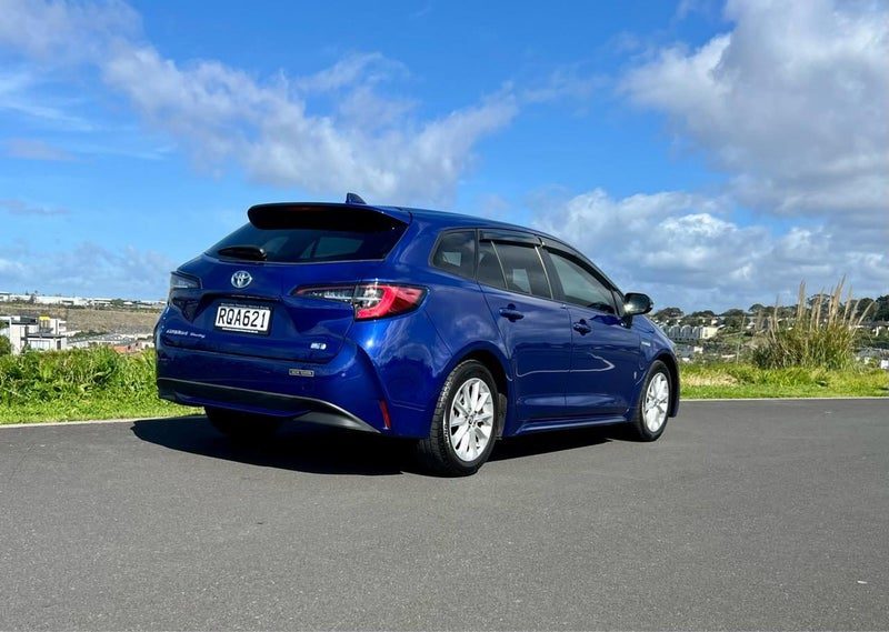 2020 Toyota Corolla Touring Wagon Hybrid S, photo 2