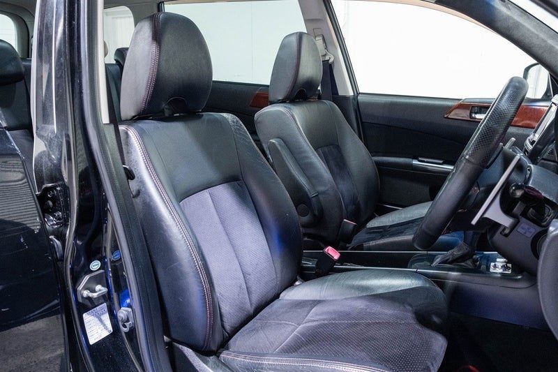 2014 Subaru Exiga 4WD 7 Seat Pano Roof, photo 3