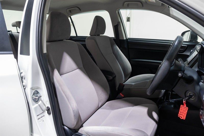 2015 Toyota Corolla Hybrid 3.9L/100km!, photo 3