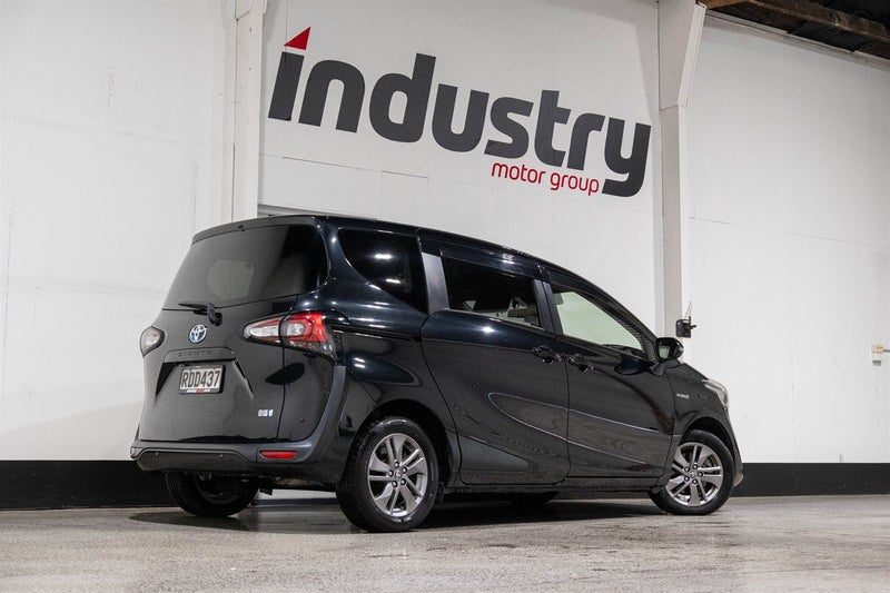 2019 Toyota Sienta Hybrid Funbase G, photo 2