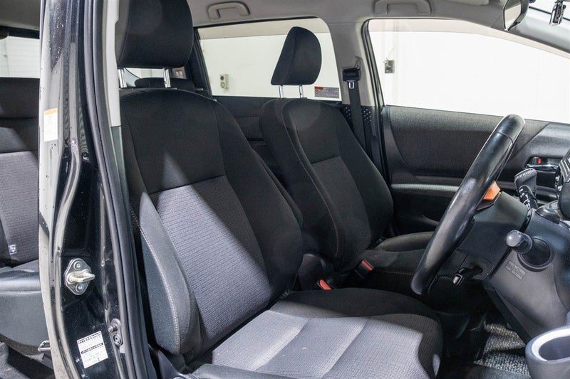 2019 Toyota Sienta Hybrid Funbase G, photo 3