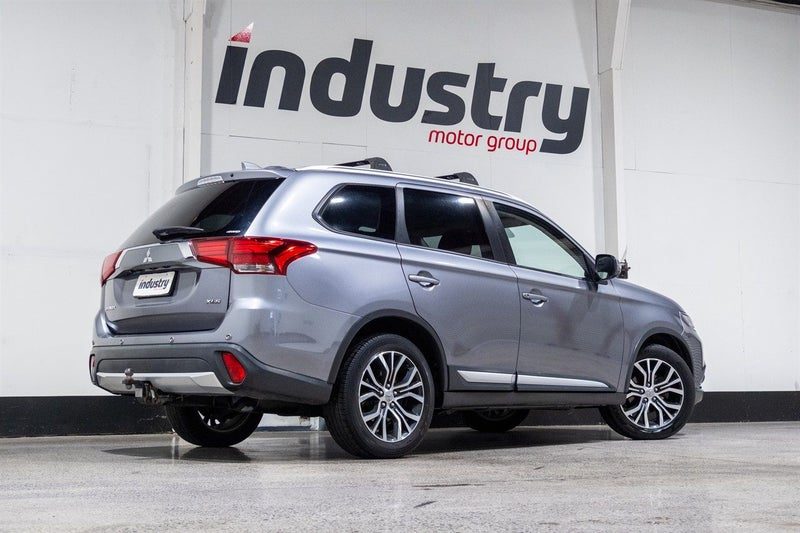 2017 Mitsubishi Outlander XLS 2.4P 7 Seat 4WD, photo 2