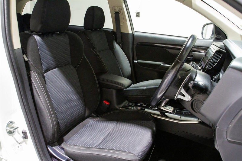 2021 Mitsubishi Outlander XLS PHEV 2.4 4WD NZ, photo 3