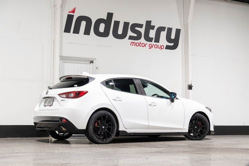 2014 Mazda Axela Sport Touring L-Pack, photo 2