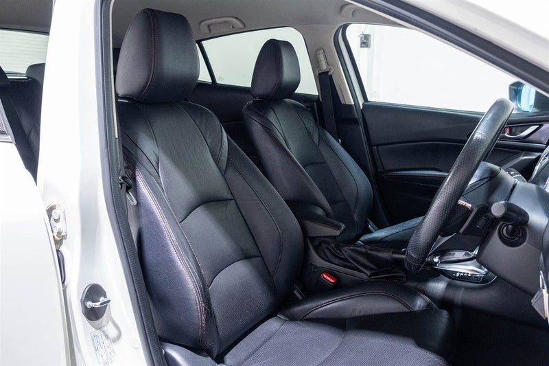 2014 Mazda Axela Sport Touring L-Pack, photo 3