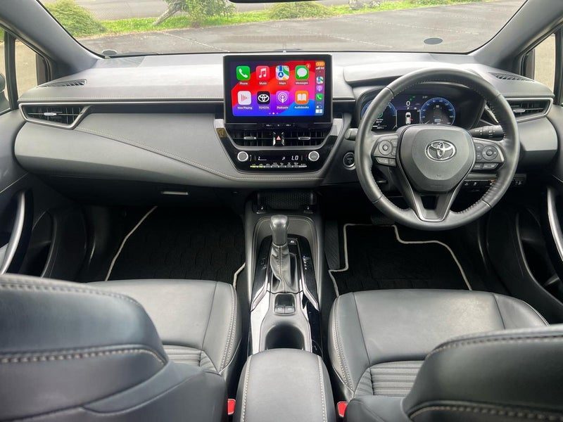 2023 Toyota Corolla Touring WXB Hybrid Wagon, photo 2