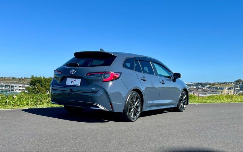 2023 Toyota Corolla Touring WXB Hybrid Wagon, photo 2