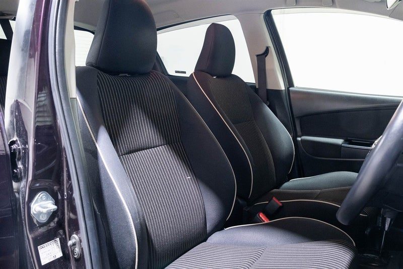 2017 Toyota Vitz Hybrid Jewel Low Kms, photo 3