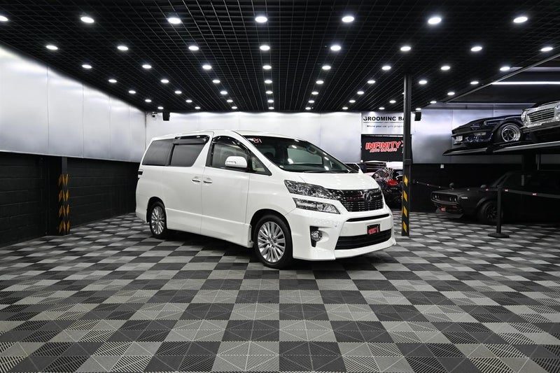 2013 Toyota Vellfire 2.4 Z Package