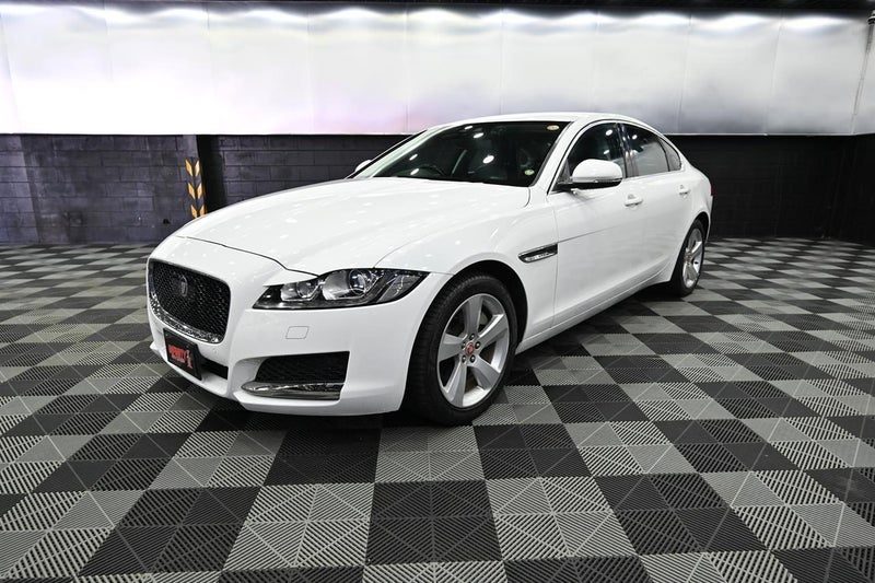 2017 Jaguar XF 20d Package, photo 3