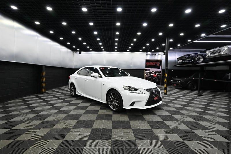 2013 Lexus IS 300h Hyrbid