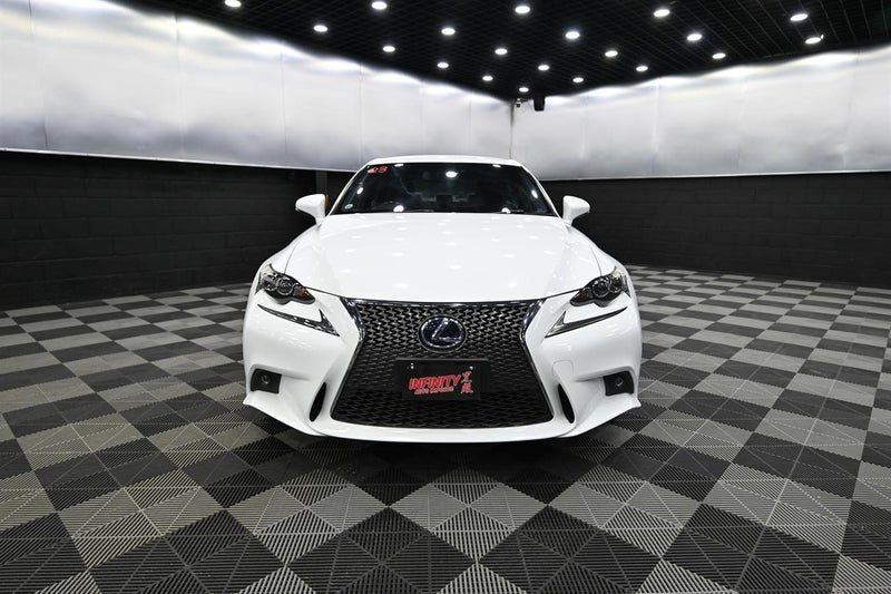 2013 Lexus IS 300h Hyrbid, photo 2