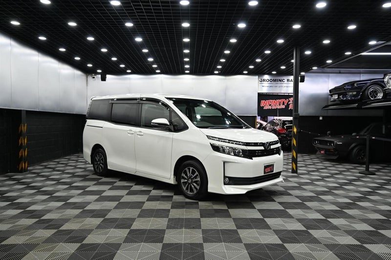 2015 Toyota Voxy V Package*2.0L