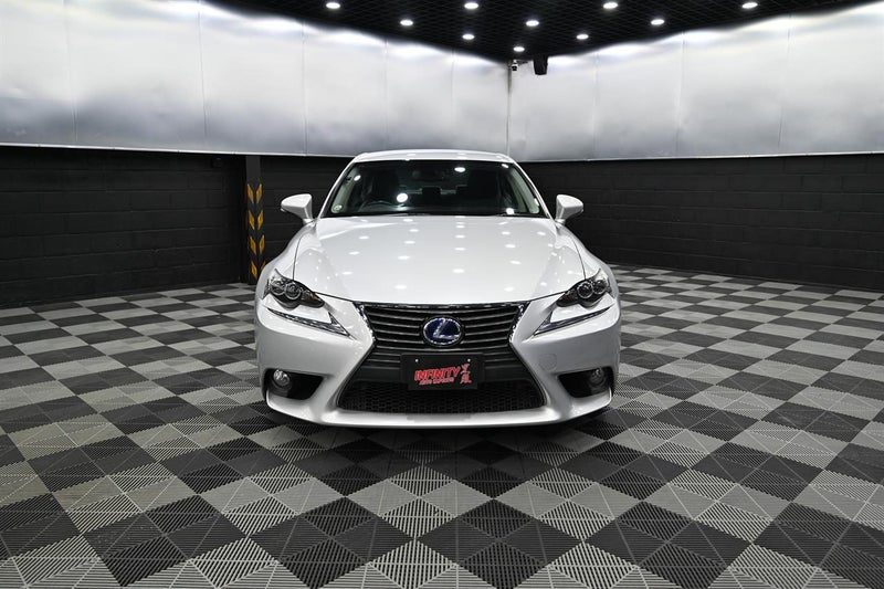 2013 Lexus IS 300h Hybrid, photo 2