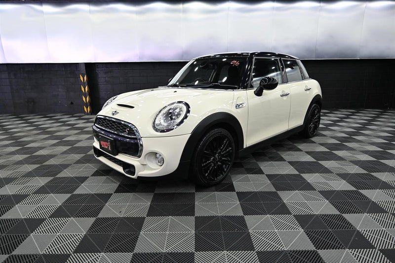 2015 MINI Cooper Cooper S 2.0L Turbo, photo 3