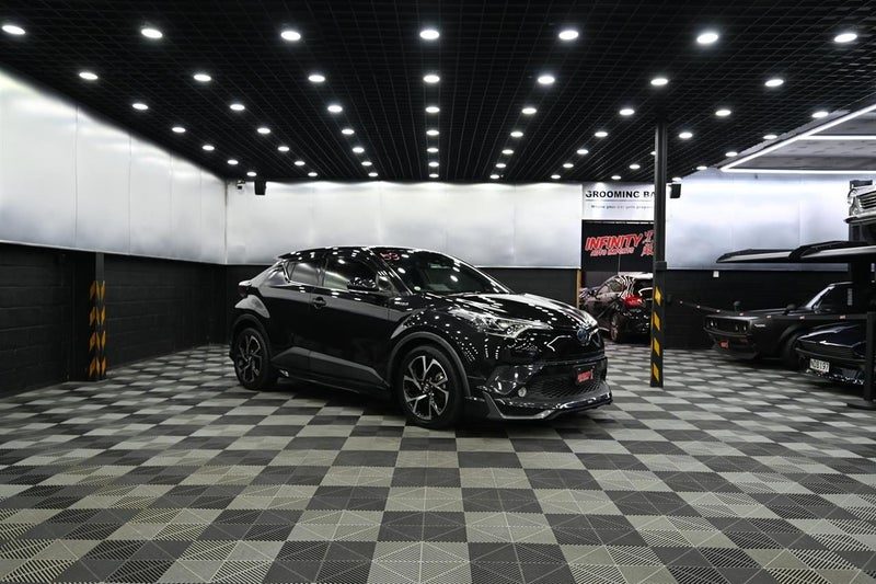 2017 Toyota C-HR G Package*Modellista kit
