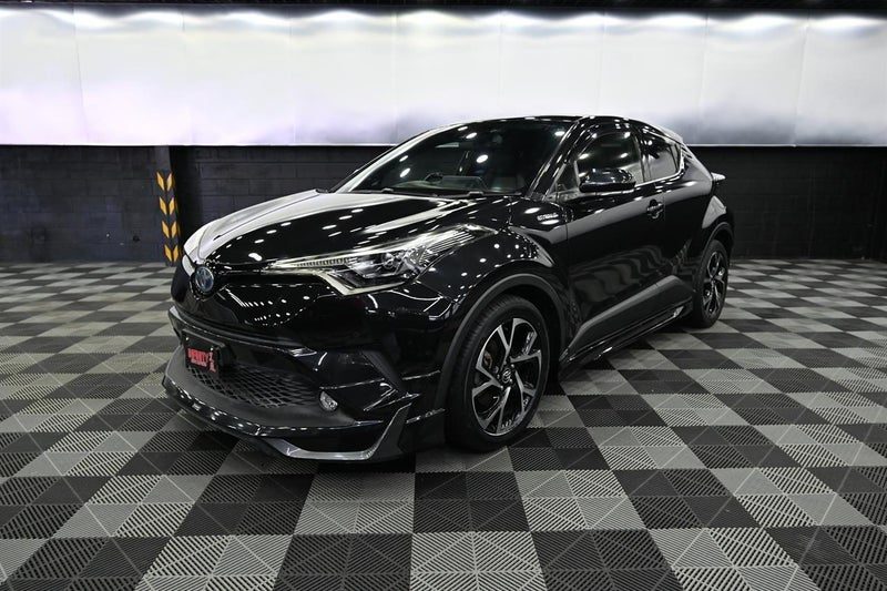 2017 Toyota C-HR G Package*Modellista kit, photo 3