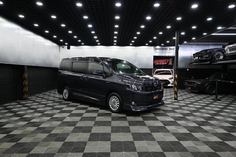 2014 Toyota Voxy V Package*Hybrid