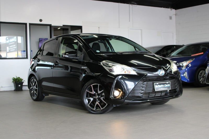 2017 Toyota Vitz HYBRID PUSH START LOW 53KM!