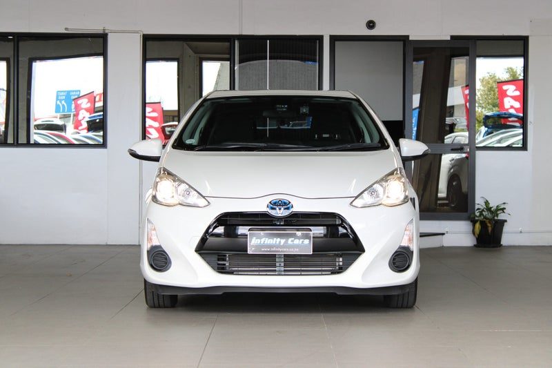 2016 Toyota Aqua TSS, photo 2