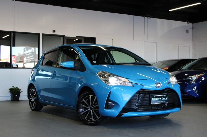 2017 Toyota Vitz HYBRID PUSH START LOW 39KM!