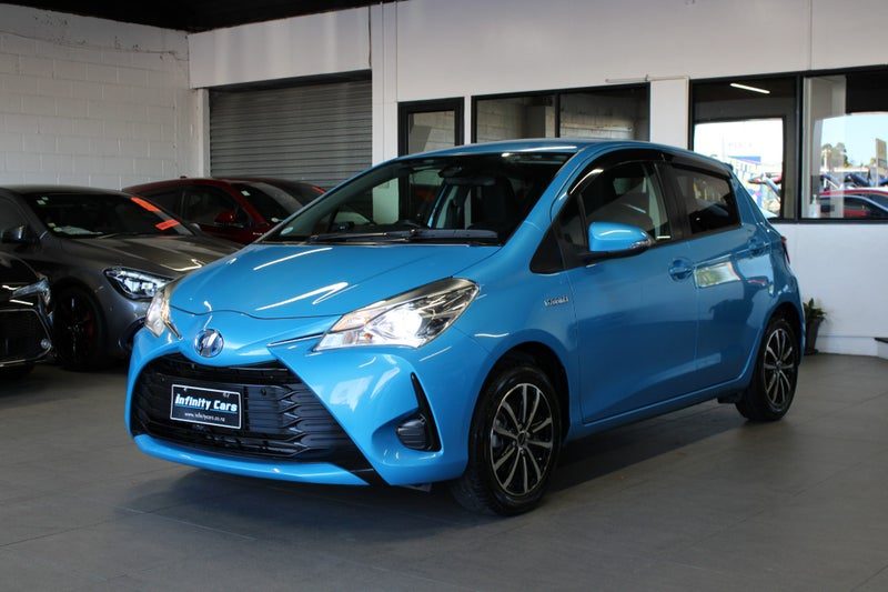 2017 Toyota Vitz HYBRID PUSH START LOW 39KM!, photo 3
