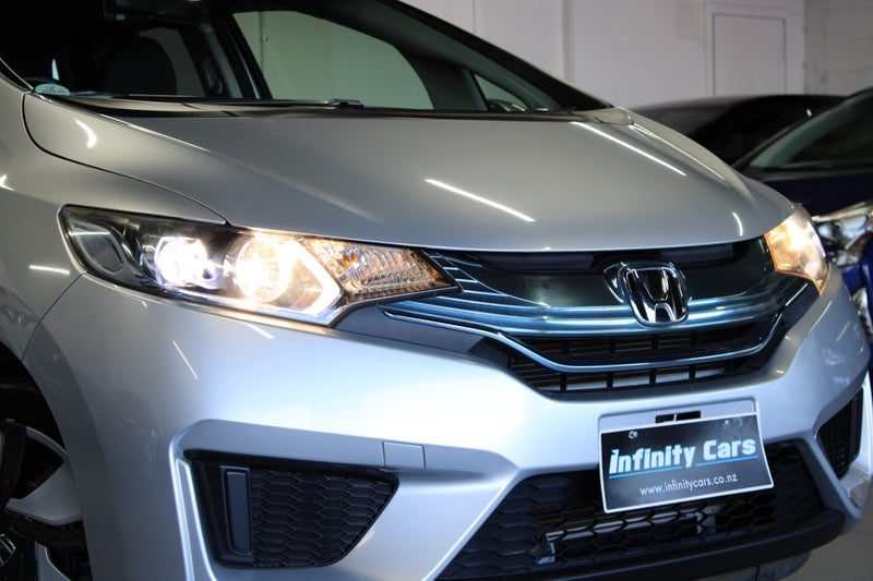 2013 Honda Fit JAZZ HYBRID SUPER LOW 30KM SALE!, photo 3