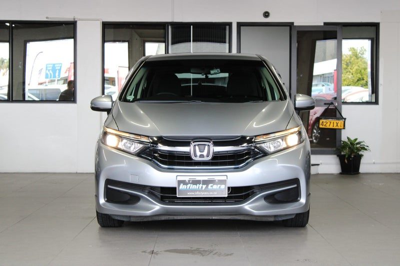 2019 Honda Fit SHUTTLE HYBRID LOW 59KM SALE!, photo 2