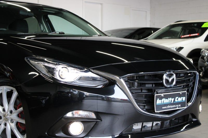2014 Mazda Axela 1500CC HATCHBACK LOW 82KM SALE!!!, photo 3