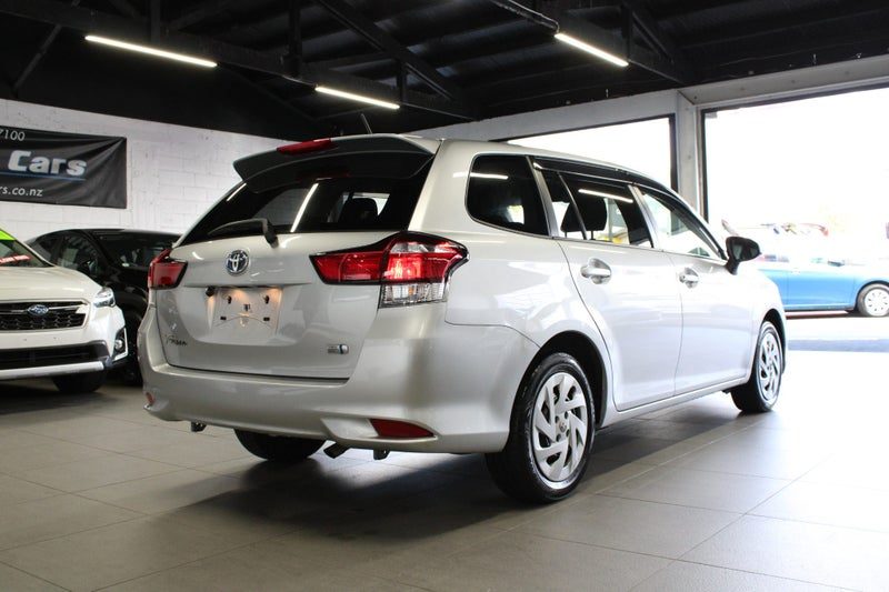 2023 Toyota Corolla Fielder, photo 2