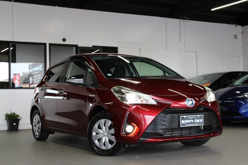 2017 Toyota Vitz HYBRID PUSH START LOW 45KM!