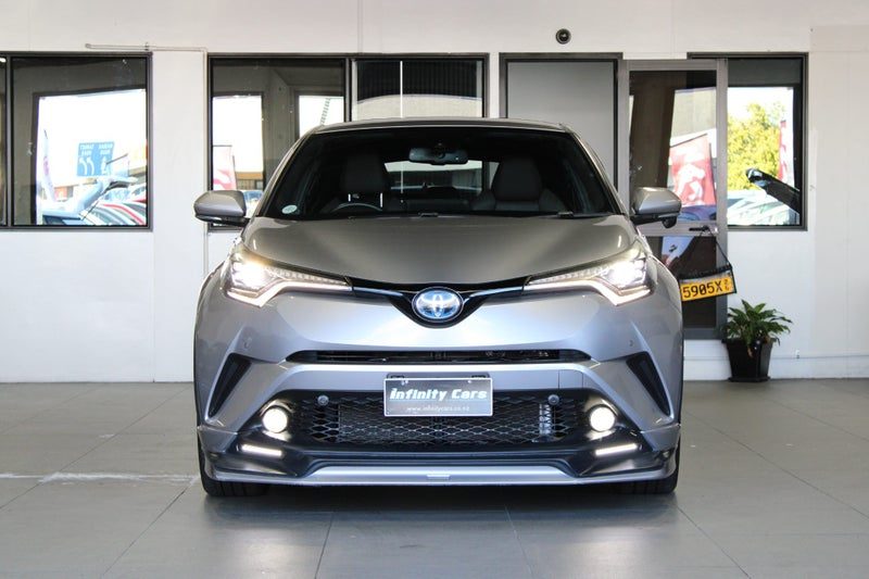 2017 Toyota C-HR G HYBRID SUPER LOW 67KMS SALE!!!, photo 2