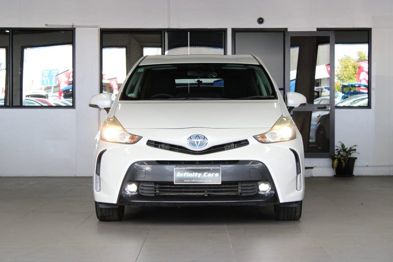 2015 Toyota Prius ALPHA 7 SEATER LOW 99KM SALE!!!, photo 2