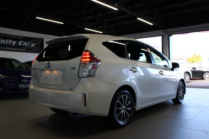 2015 Toyota Prius ALPHA LOW 95KM SALE!!!, photo 2
