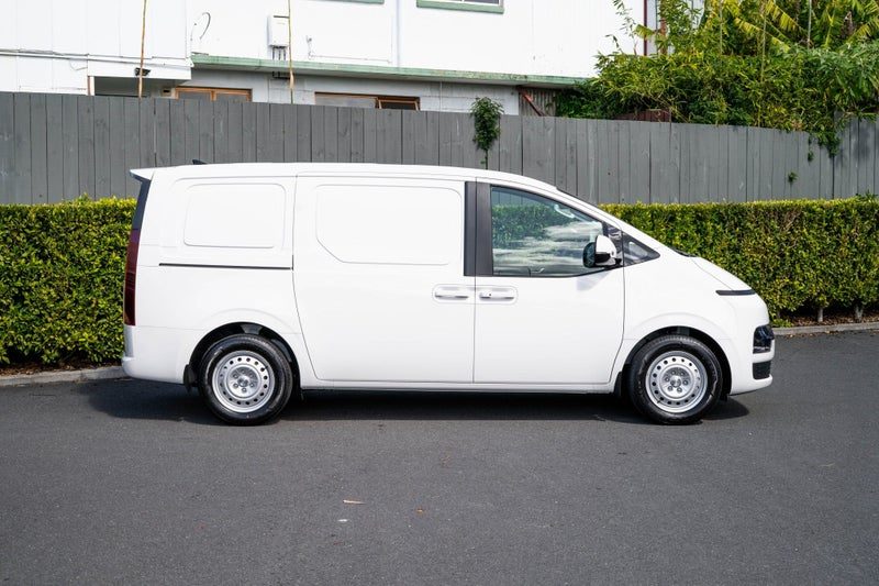 2026 Hyundai Staria 1.6T Hybrid 2WD 6AT Series 2, photo 2