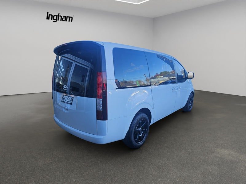 2025 Hyundai Staria Load 2.2DT/8AT, photo 3